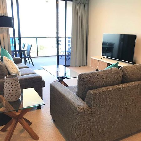 Qube Broadbeach Ocean View Apartments Gold Coast Bagian luar foto