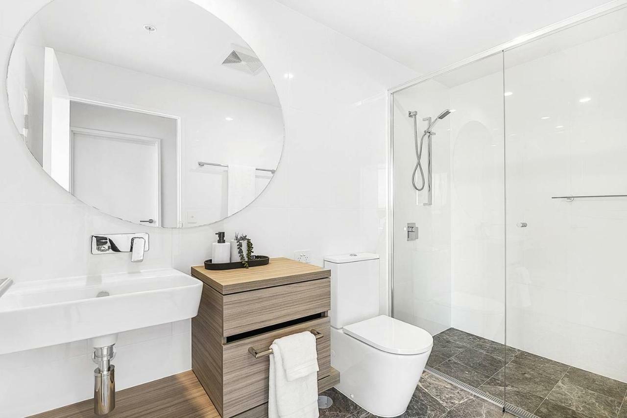 Qube Broadbeach Ocean View Apartments Gold Coast Bagian luar foto