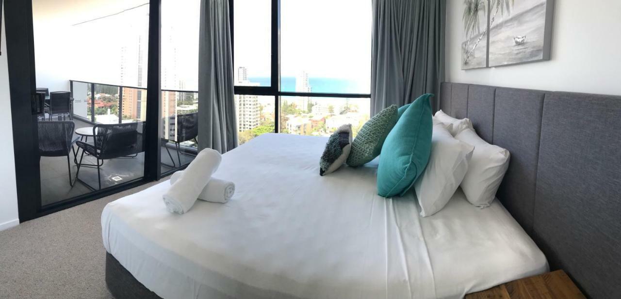 Qube Broadbeach Ocean View Apartments Gold Coast Bagian luar foto