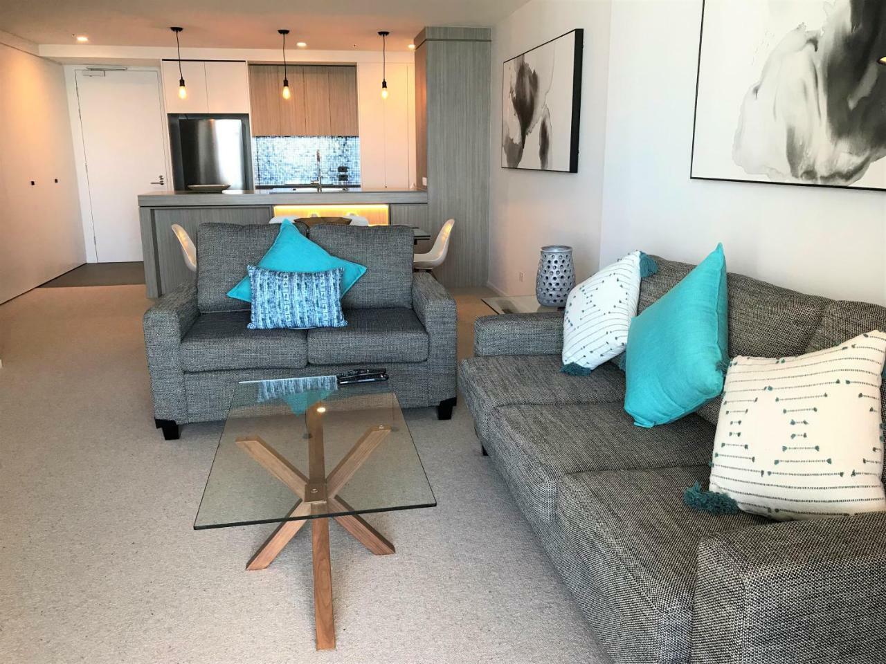 Qube Broadbeach Ocean View Apartments Gold Coast Bagian luar foto