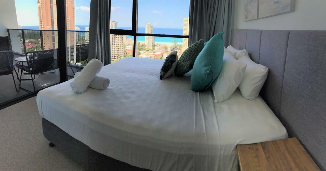 Qube Broadbeach Ocean View Apartments Gold Coast Bagian luar foto