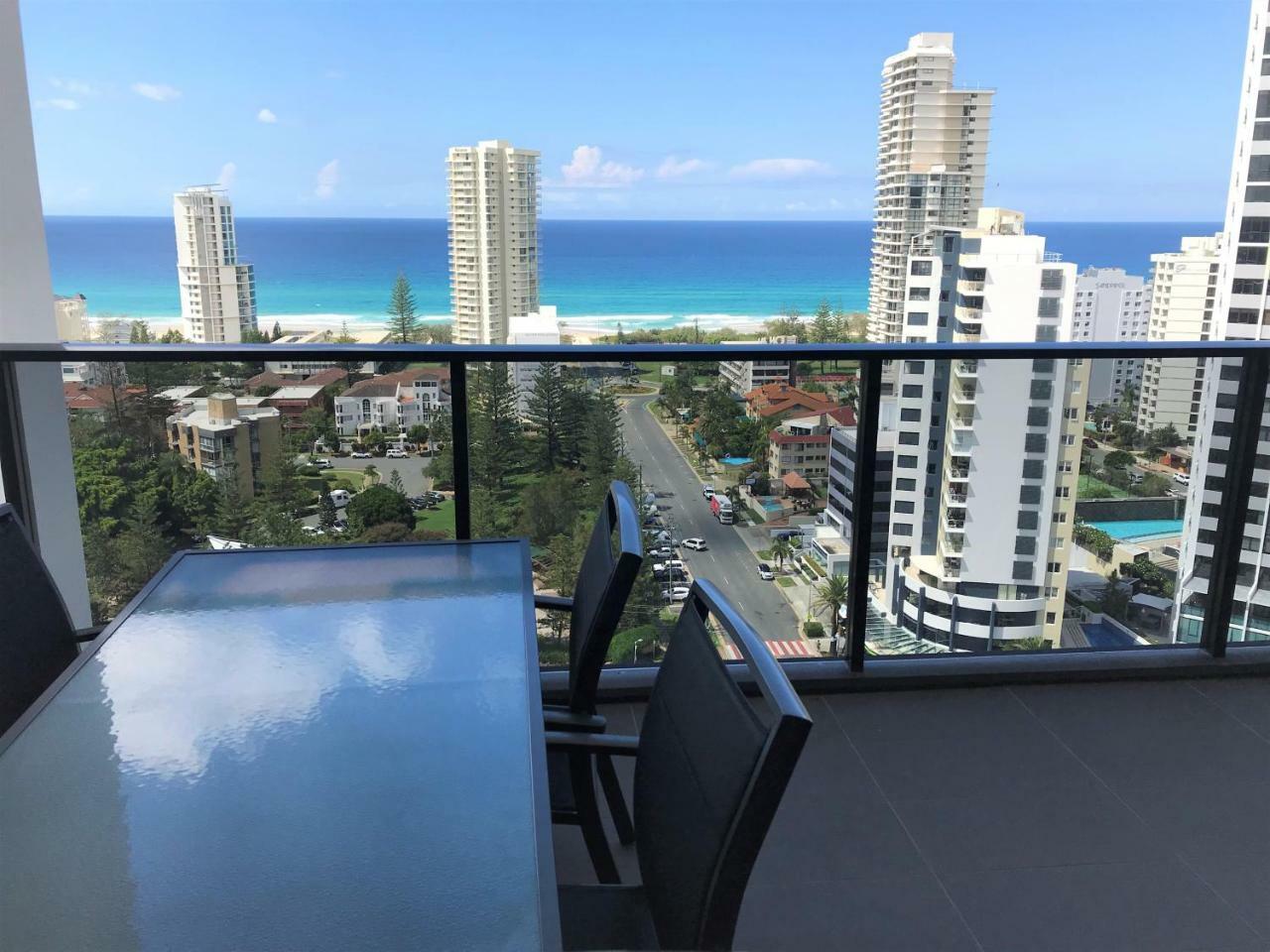 Qube Broadbeach Ocean View Apartments Gold Coast Bagian luar foto
