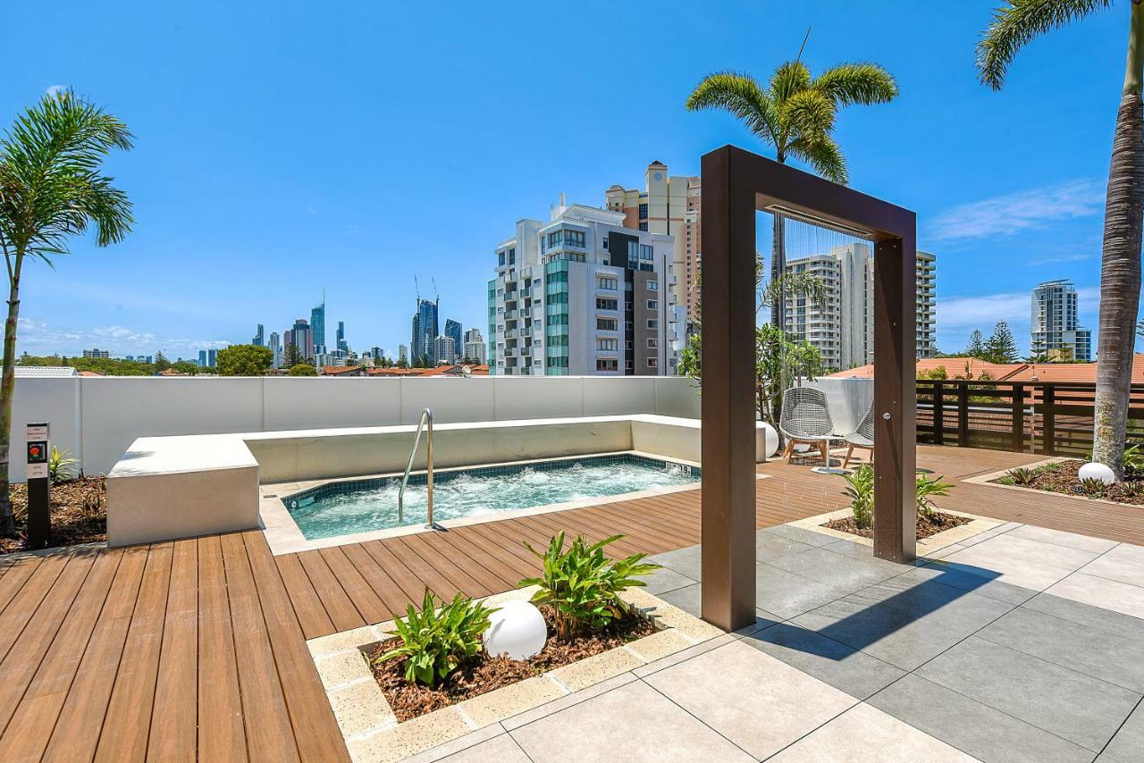 Qube Broadbeach Ocean View Apartments Gold Coast Bagian luar foto