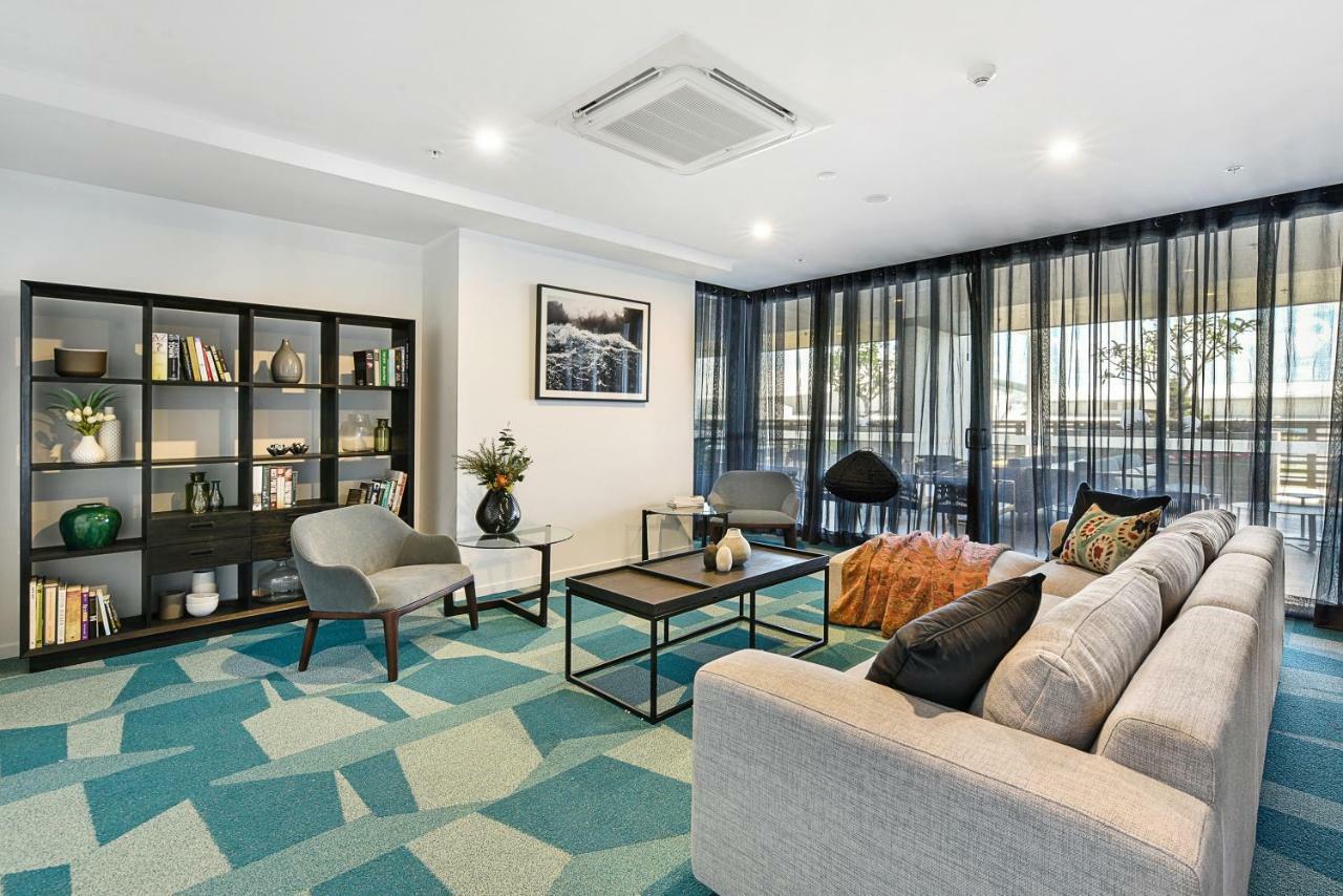 Qube Broadbeach Ocean View Apartments Gold Coast Bagian luar foto