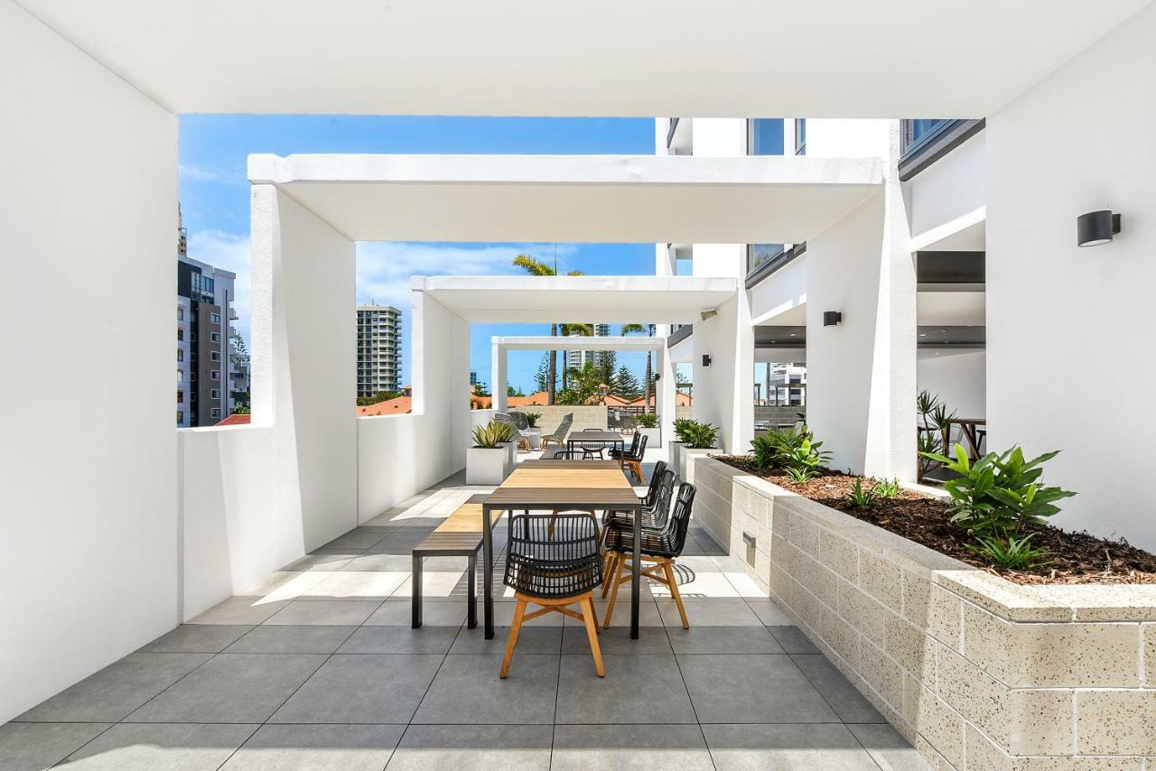 Qube Broadbeach Ocean View Apartments Gold Coast Bagian luar foto