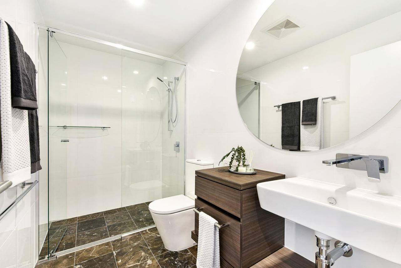 Qube Broadbeach Ocean View Apartments Gold Coast Bagian luar foto