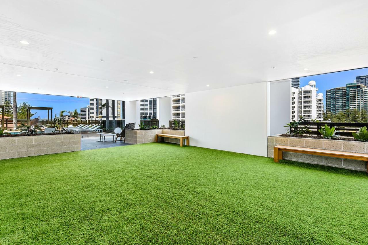 Qube Broadbeach Ocean View Apartments Gold Coast Bagian luar foto