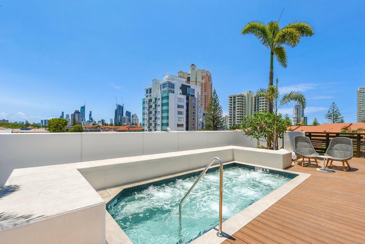 Qube Broadbeach Ocean View Apartments Gold Coast Bagian luar foto